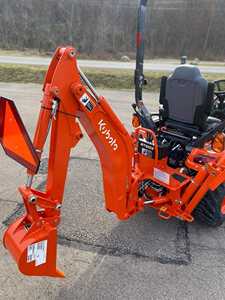 Tractor agrícola KUBOTA BX25D 4x4 ligeramente usado en venta a un precio muy económico - Product Image 4