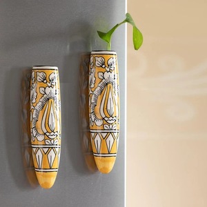 Gran oferta de jarrones magnéticos de cerámica, Juego de 2 perfectos para exhibir flores frescas o secas en espacios pequeños, disponibles al mejor precio - Product Image 5