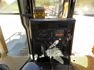 Excellent état 2004 Caterpillar D6R Bulldozer sur chenilles avec roulement et pompe diesel hydraulique à moteur EPA Garantie 1 an - Product Image 2