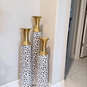 Ensemble de 3 vases de sol élégants blancs et dorés pour la décoration latérale du salon, les coins de la maison, l'entrée, style artisanal indien - Product Image 6