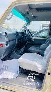 Toyota Land Cruiser 79 Double Cab Pickup 4.5L V8 Turbo Diesel 2024 |   4WD |   Modificato per Fuoristrada |   LC79 Usato per Esportazione - Product Image 3