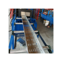 Machine de formage de gouttières multifonctionnelle, production de types échelle/perforé/à rainure, changement rapide de rouleaux, utilisation facile