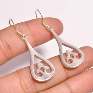 ต่างหูห้อยแบบคลาสสิกสีเงินสเตอร์ลิง925เครื่องประดับแบบห้อยที่สวยงาม - Product Image 3