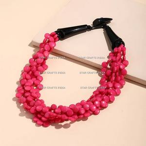 Meilleur collier de perles en résine époxy faite à la main multi-formes naturelles collier de pierres précieuses à vendre de STAR CRAFTS INDIA - Product Image 2