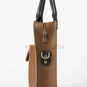 Sac à ordinateur portable en cuir simple et élégant pour hommes, grande capacité, design confortable pour le transport, idéal pour le travail de bureau et les activités quotidiennes - Product Image 4
