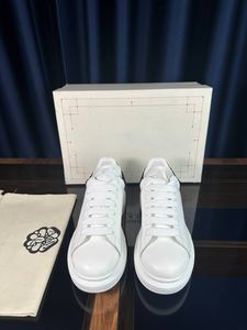 Chaussures basses urbaines en cuir véritable pour hommes, légères, confortables, à porter au quotidien, semelle flexible, fermeture à lacets, décontractées, de rue - Product Image 5