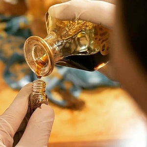 Huile essentielle de bois d'oud Viet Nam (HP-ON2) - Product Image 1