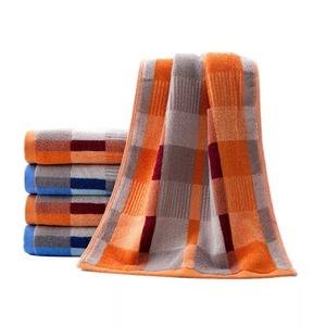 Serviette de bain en coton à carreaux, rectangulaire, tissée, pour usage domestique, style uni, motif orange, gris, bleu - Product Image 1