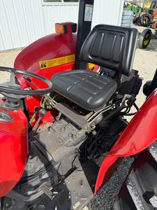 รถแทรกเตอร์ Massey Ferguson 240 4WD สภาพดี พร้อมขาย เครื่องจักรกลการเกษตรประสิทธิภาพสูง จัดส่งรวดเร็ว - Product Image 4
