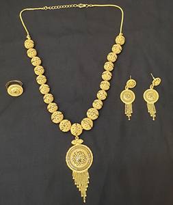 Elegante Elección de lujo 24KT Dubai chapado en oro nuevo 4GRM Diamond-tachonado Collier Gold Filled Nouveau Elegante mujeres regalo perfecto - Product Image 6