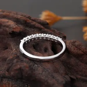 Anillo de diamantes de forma redonda único con diseño exclusivo para su regalo especial - Product Image 5