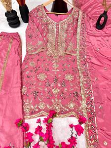 Nuevo lanzamiento Exclusivo de la colección moderna Salwar Kameez para mujer en diseño reversible de seda Chanderi pura para bodas y Diwali - Product Image 5