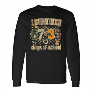 Maglietta a Maniche Lunghe con Motivo Mimetico '67 33 100 Giorni di Scuola' - T-Shirt Promozionale con Stampa Matematica - Product Image 2