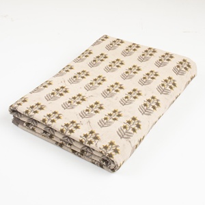 Tissu imprimé floral Dabu éco-responsable, teinture naturelle, 100% coton, tissu artisanal durable pour vêtements de filles - Product Image 1