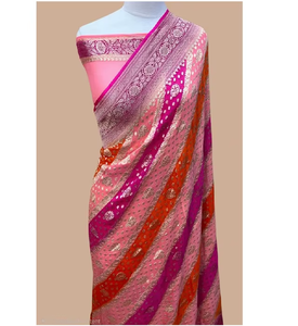 Sari de Lujo de Pura Georgette Khaddi Rangkaat, Artesanía Tradicional Banarasi Hecha a Mano, Exquisita con Zari, Elegante Caída Fluida - Product Image 1