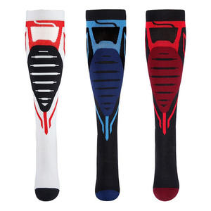 Chaussettes de sport pour hommes disponibles dans tous les designs, meilleures performances, polyester sans couture, élasthanne, vente en gros de chaussettes de sport pour hommes - Product Image 4