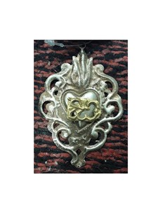 Ensemble de 2 Pcs cœur sacré en métal doré antique sur support cœur sacré en strass - Product Image 3