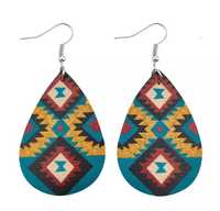 Achetez des boucles d'oreilles légères de créateur, élégantes, faites à la main en résine, bijoux uniques et tendance, design créatif.