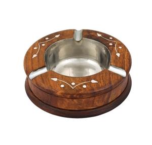 Elegante Cenicero náutico de madera y latón hecho a mano con acabado brillante perfecto para regalar y decoración temática marítima - Product Image 3