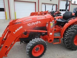 Para tractor de ruedas Kubota L2502HST 40HP con motor Massey Ferguson 4WD y opciones 2WD 70HP potencia nominal" - Product Image 6