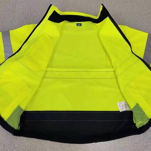 Chaquetas de Seguridad Personalizables con Franjas Reflectantes, Manga Larga, en Verde, Naranja y Negro, con Tres Bolsillos y Cierre de Cremallera - Product Image 5
