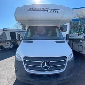 Caravanes de voyage d'occasion 2021 T-h-or F-r-e-e-d-o-m E-l-i-t-e 24F-E, mini-caravane légère tout-terrain, camping-car, caravane de voyage - Product Image 1