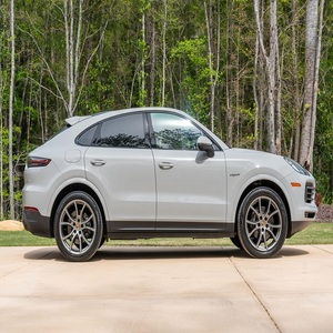 Porsche Cayenne E-Hybrid Coupé Platinum Edition 2023, la plus cool - Product Image 3