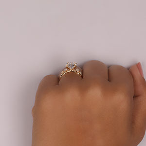 Anillo lujoso certificado IGI de diamante cultivado en laboratorio de corte chapado en oro macizo de 14KT para mujer, propuesta de diseño Floral a la moda, estilo romántico - Product Image 2