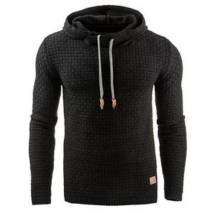 Sudadera con capucha cómoda, diseñada para estilo y calidez, con tela de primera calidad, ideal para ropa deportiva informal y un estilo de vida relajado. - Product Image 2