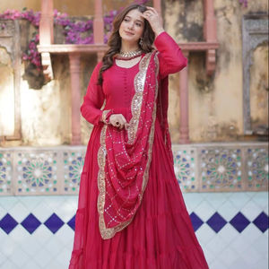 Robe en soie pour femme de créateur indien Premium avec broderie Zari Sequins-Costume de travail pour femme - Product Image 1