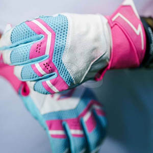 Gants de basket-ball en cuir de haute qualité avec grip d'entraînement, légers et imperméables pour un meilleur contrôle pendant l'entraînement - Product Image 2