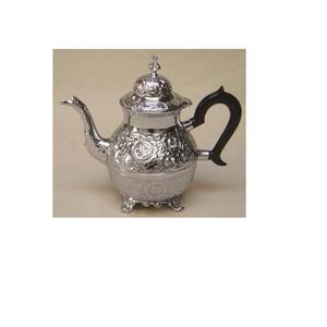 Tetera de Diseño Moderno para Servir Café, Acabado Brillante, Acero Inoxidable, Tetera Decorativa de Metal para Servir Té y Café - Product Image 2