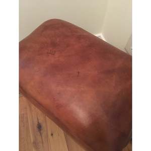 Taburete de cuero genuino marrón oscuro de estilo moderno, muebles de asiento portátiles para casa, hoteles, para dormitorio y sala de estar - Product Image 3