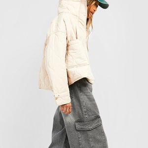 Blouson Bomber en Nylon Imperméable Réversible pour Femmes d'Hiver avec Logo Personnalisé - Product Image 3