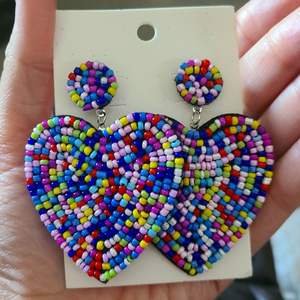 ต่างหูรูปแตงโมทรงหยดน้ำ ดีไซน์เก๋ไก๋ทันสมัยสำหรับฤดูร้อน ประดับลูกปัดปักลายหลากสีสัน ทำมือ สวยงาม เหมาะสำหรับทุกเพศ - Product Image 5