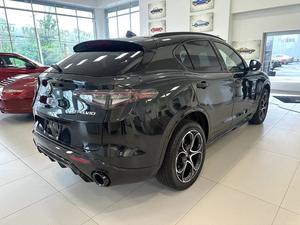 <span class=keywords><strong>Alfa</strong></span> <span class=keywords><strong>Romeo</strong></span> <span class=keywords><strong>Stelvio</strong></span> Veloce <span class=keywords><strong>2024</strong></span> : Luxe Abordable - Product Image 4