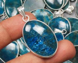 Top qualité en vrac Lot haute poli Cabochon néon Apatite pierre précieuse en vrac Baho Design pendentif pour les femmes bijoux personnalisés en gros - Product Image 1