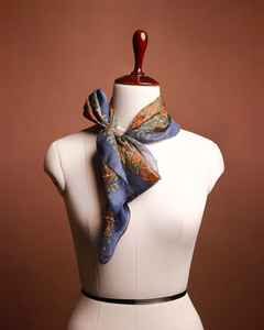 Direct inde Uddup fait à la main de luxe 4 saisons imprimé carré Semi soie châle pour femmes automne écharpes couleur personnalisée impression numérique - Product Image 2