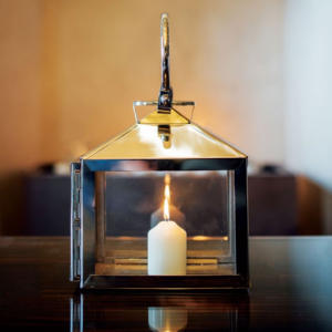 Style nordique en acier inoxydable 304 fait à la main Rectangle suspendu lanterne bougeoir finition en métal brillant pour la maison de noël - Product Image 2