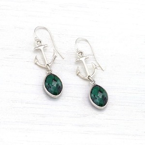Boucles d'oreilles pendantes en émeraude brute avec breloque ancre, motif bateau nautique, en argent sterling 925 véritable, taille marquise, pierre de naissance de mai, Ocean Muse - Product Image 1