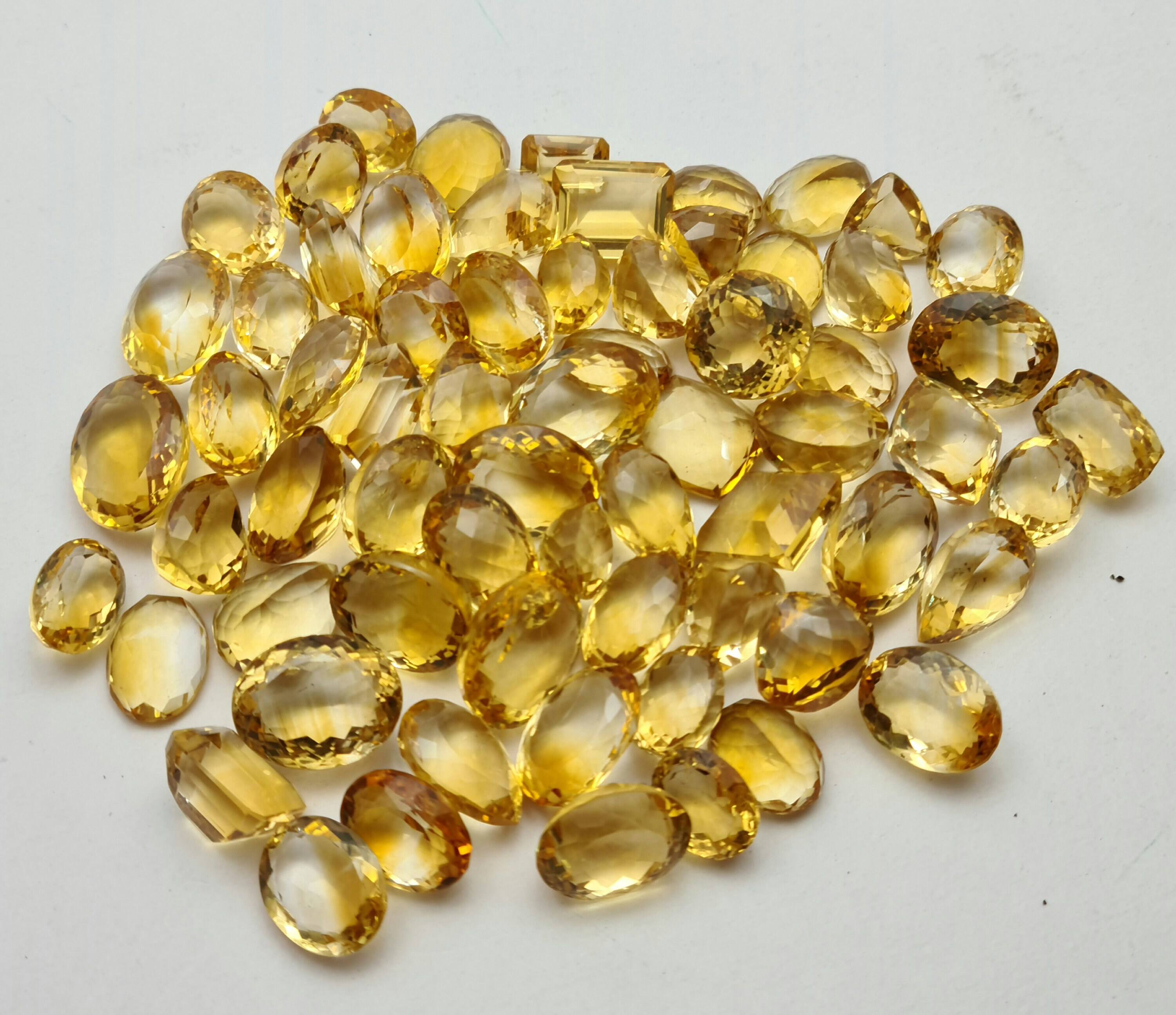 สีเหลือง