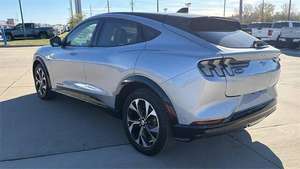 Nouveau 2022 pour Mustang Mach-E Premium Manuel Gauche R16 Toit en métal foncé Porte-bagages Caméra arrière À VENDRE - Product Image 2