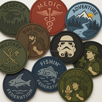 Écussons durables personnalisés en PVC 3D, en caoutchouc imperméable, en forme de cœur, alphabet, à coudre, pour scouts, rectangulaires, triangulaires, pour chapeaux, clubs d'aventure et de camping