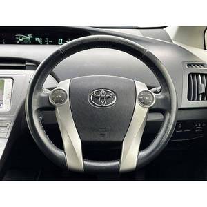 Toyota Prius S Hatchback Híbrido 2013 - Volante a la Derecha o Izquierda, Manual o Automático, Asientos de Cuero, Cámara Trasera - Product Image 2