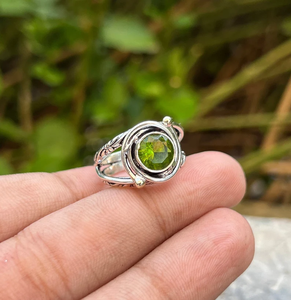 Venta al por mayor de Plata de Ley 925 anillo de peridoto de moda joyería de compromiso de declaración para mujeres estilo clásico para regalo de boda - Product Image 2