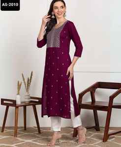 Reyon indien avec belle broderie Œuvre prête à porter Collections Kurtis avec motif fantaisie et ensemble Kurtis de meilleure qualité - Product Image 3
