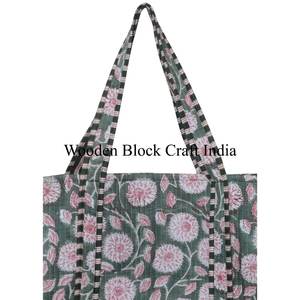 Sac fourre-tout en coton matelassé à imprimé floral fait à la main en Inde pour femmes, grand sac écologique pour la plage, les fêtes et les courses - Product Image 2