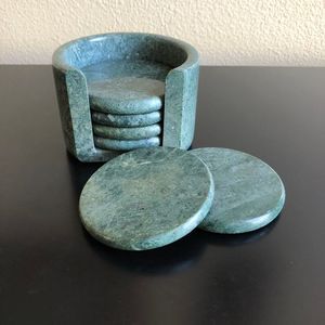 Dessous de verre rond en marbre de pierre naturelle blanc/vert/noir de 10cm de diamètre pour boissons avec support et produit fait main - Product Image 1