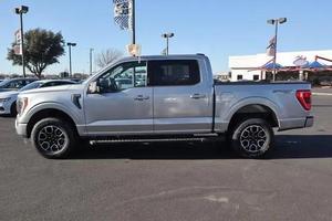 Asientos de cuero interiores con luz de conducción AWD y motor turbo de dirección izquierda usada Ford 2023 XLT - Product Image 3