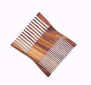 Peine desenredante de madera de bambú ecológico para el cuidado del cabello con mango de madera personalizable - Product Image 4